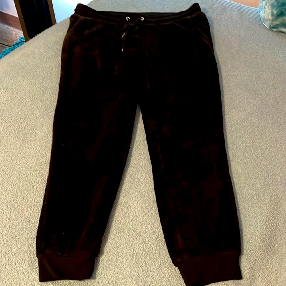 Athletic Black Fleece Pants w/t Pockets and Adjustable Waist Band/Drawstring